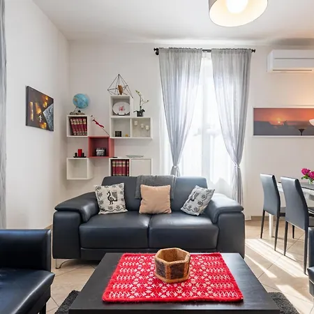 Guesthost - Bright And Cozy With Parking Apartamento *