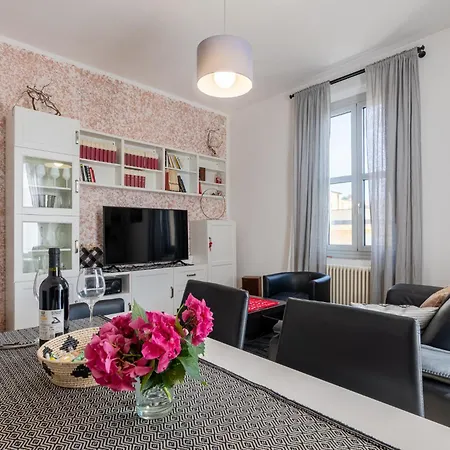 Guesthost - Bright And Cozy With Parking Apartamento