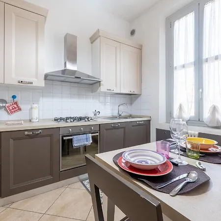 Guesthost - Bright And Cozy With Parking Apartamento *