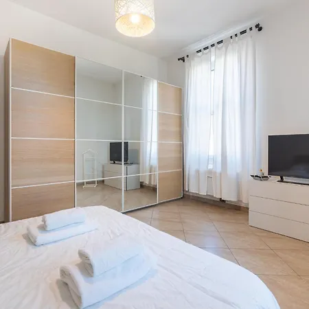 Guesthost - Bright And Cozy With Parking Apartamento *
