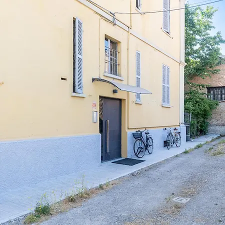 Guesthost - Bright And Cozy With Parking Apartamento *