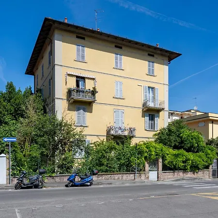 Guesthost - Bright And Cozy With Parking Apartamento Parma